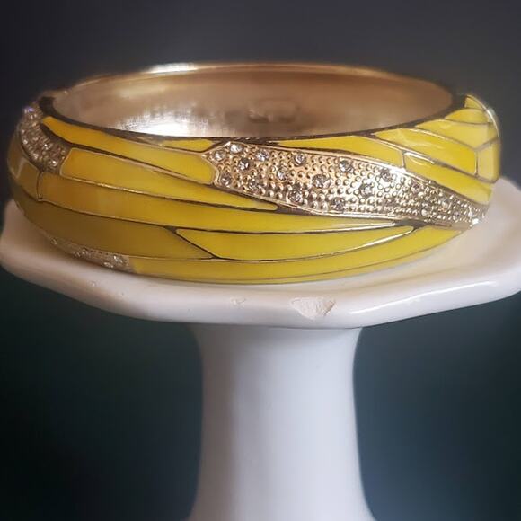 Sequin by Nordstrom Yellow Enamel‎ Hinged Bangle with Crystal Accents Gold Tone - Picture 3 of 9